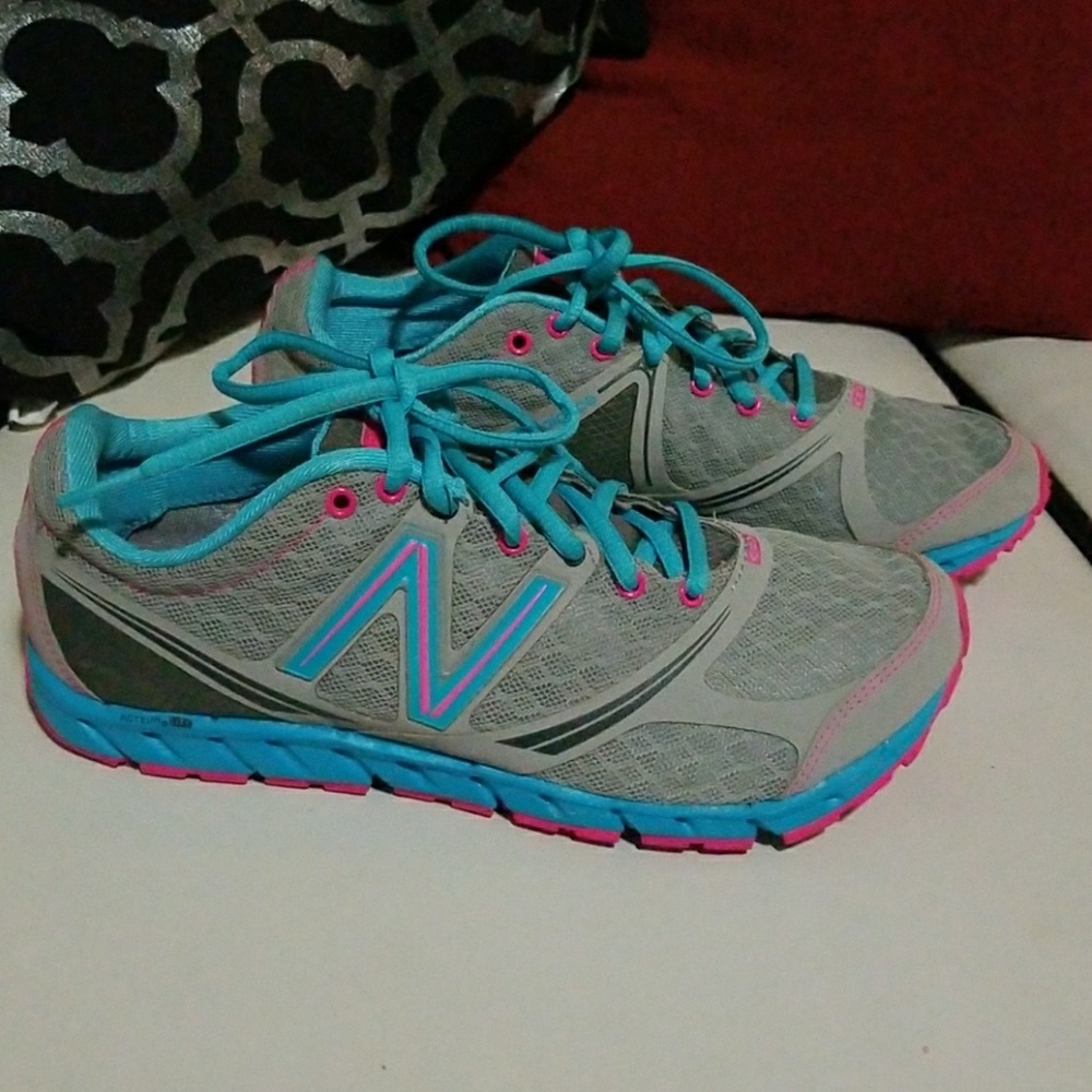 New balance sneakers size 6.5 womens new aqua/gray
